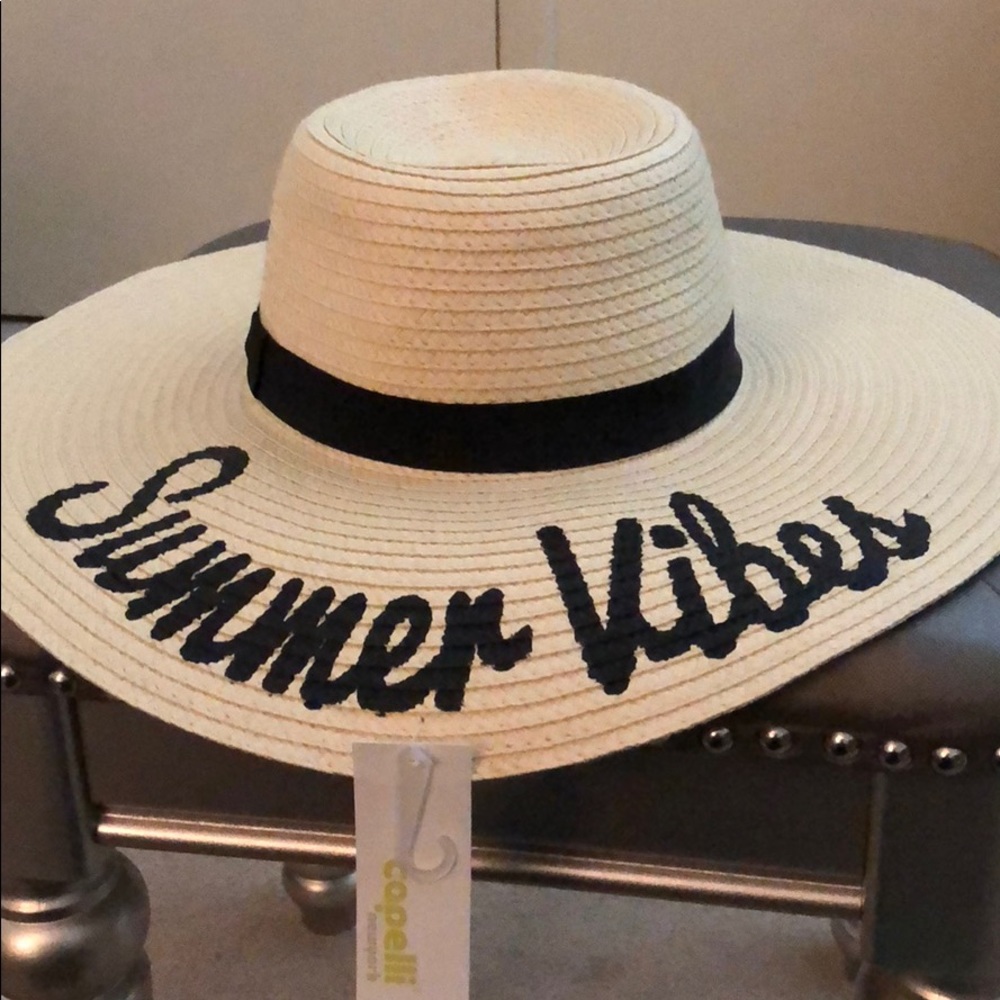 Floppy beach hat